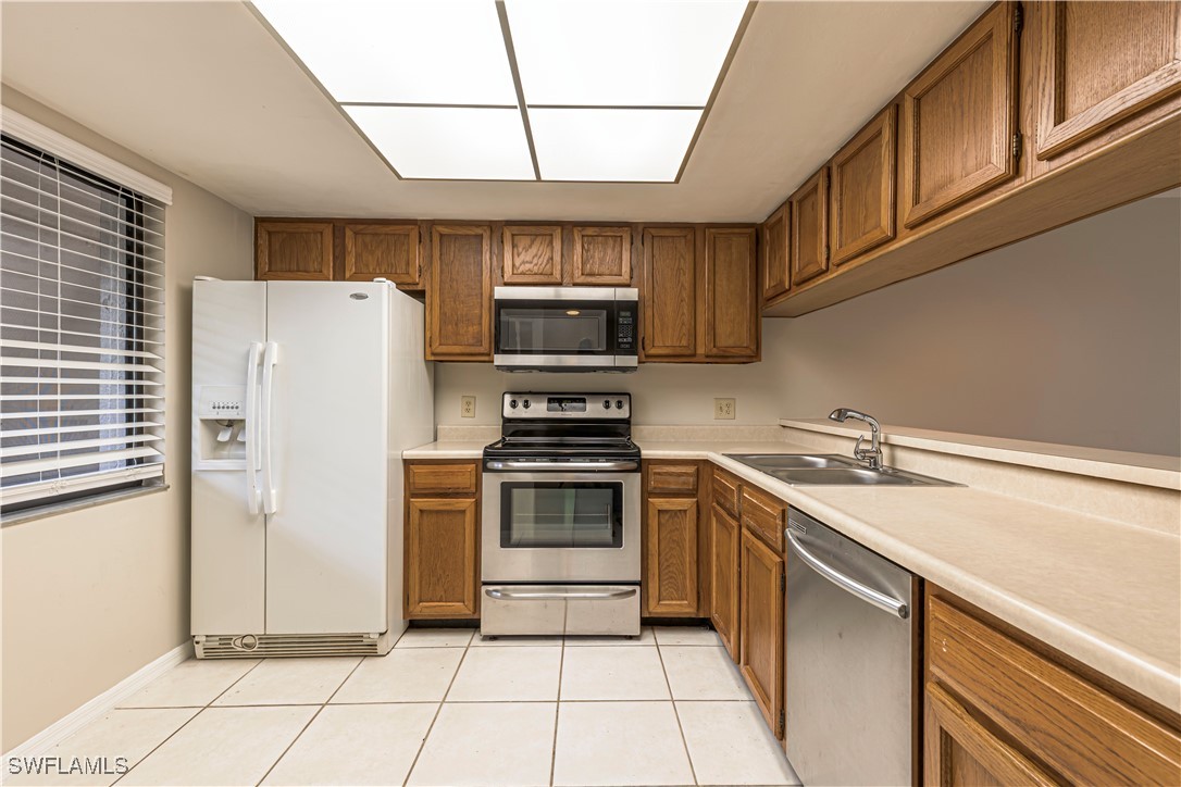 2 Bed Condominium for Sale in Augusta Woods, photo 5