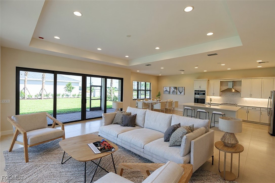 3 Bed SingleFamilyResidence for Sale in Valencia Harbor, FL — photo 5