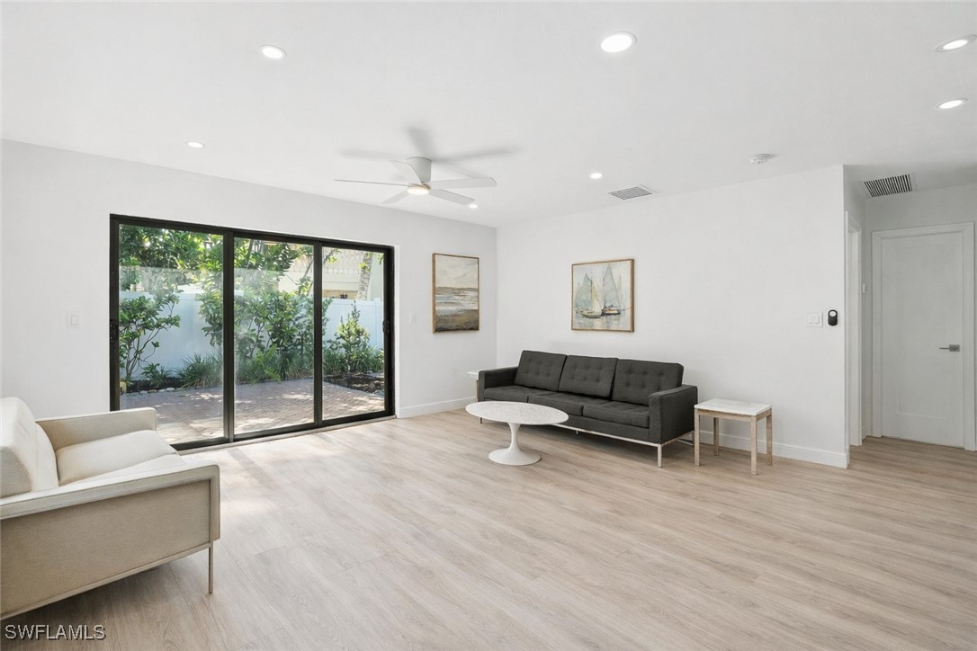 1 Bed Condominium for Sale in Naples, photo 5