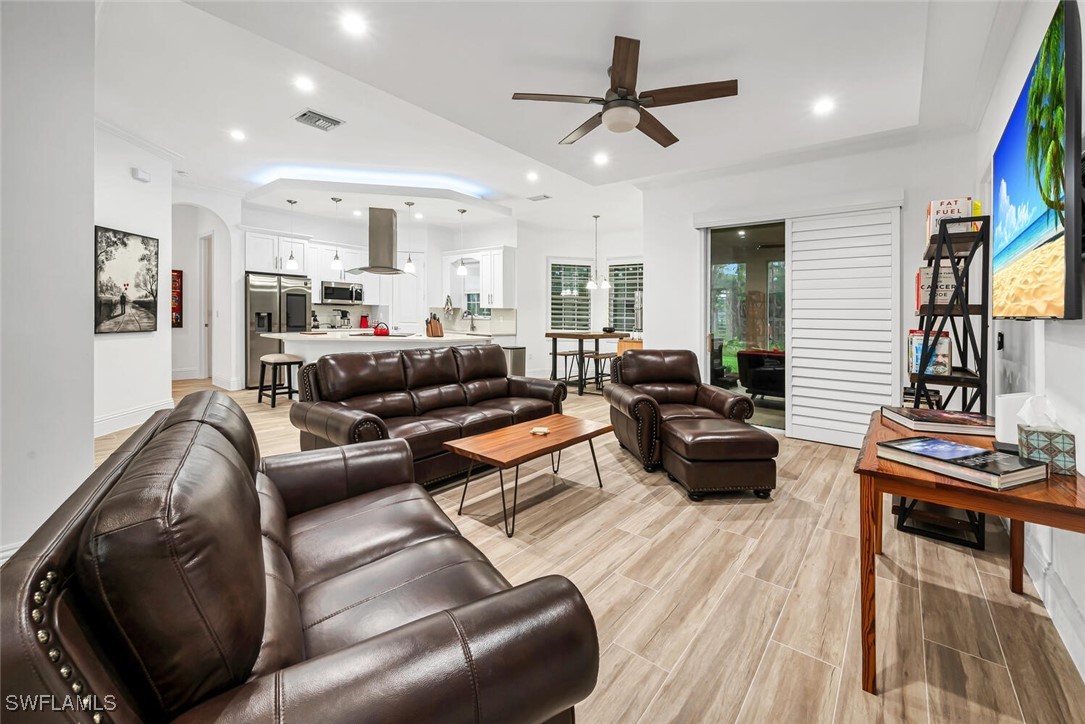4 Bed SingleFamilyResidence for Sale in Naples, photo 5