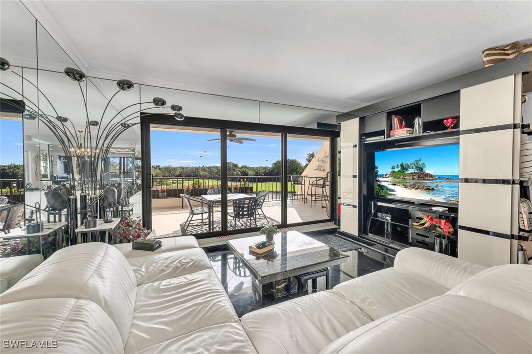 2 Bed Waterfront Home for Sale in Hyde Park, photo 5