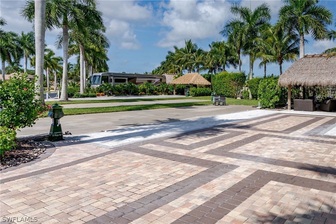Waterfront Home for Sale in Naples, photo 5