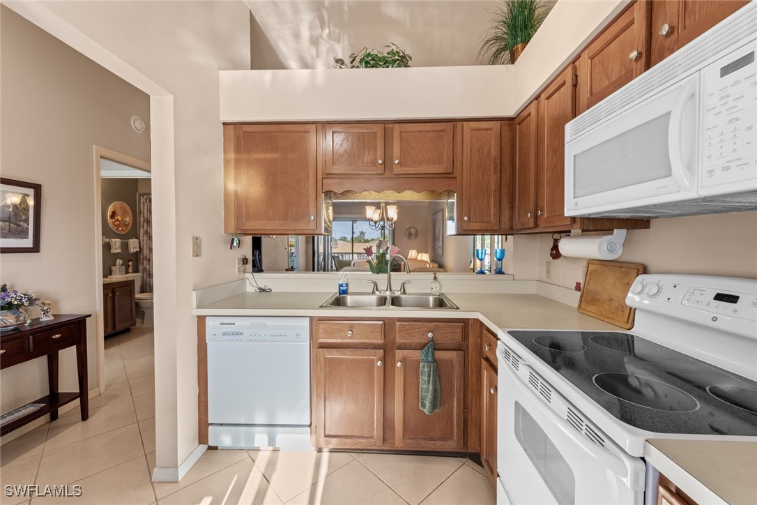 2 Bed Waterfront Home for Sale in Cape Coral, photo 5