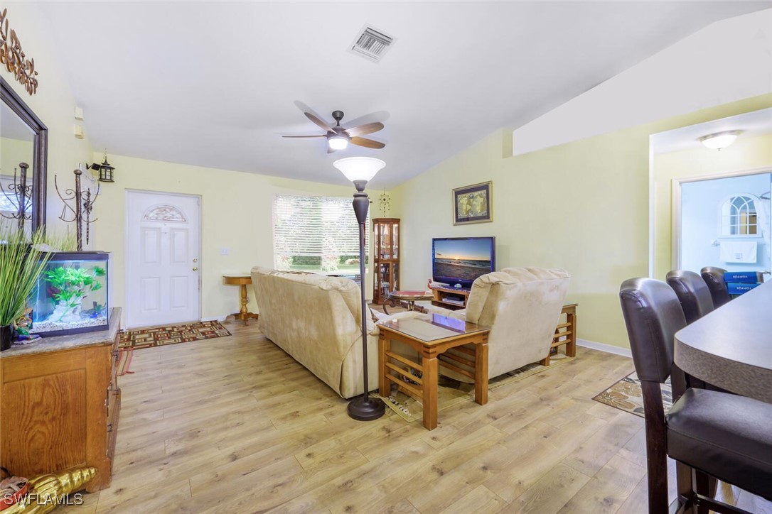 3 Bed SingleFamilyResidence for Sale in Lehigh Acres, photo 5