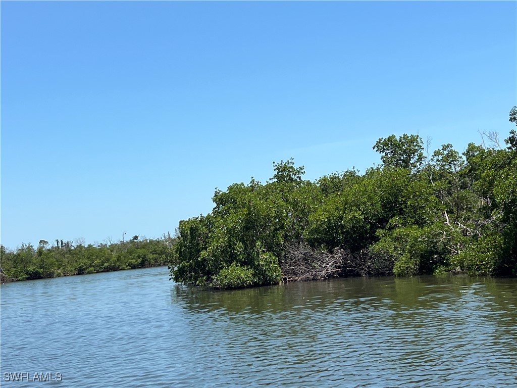 2 Bed Waterfront Home for Sale in Bokeelia, photo 5