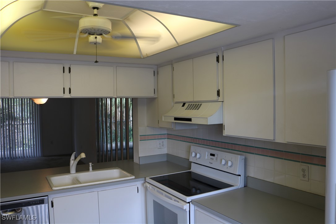 2 Bed Condominium for Sale in Naples Trace, FL, $229,900 — photo 5
