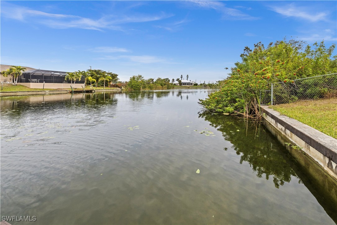 3 Bed Waterfront Home for Sale in Cape Coral, photo 5