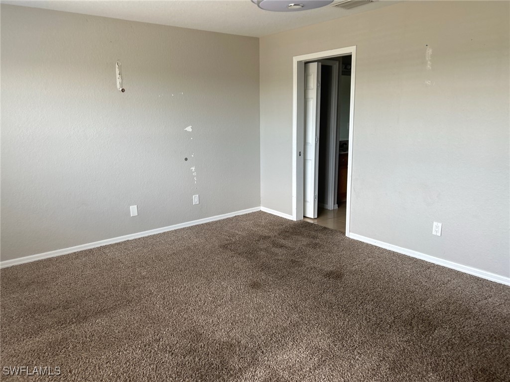 4 Bed SingleFamilyResidence for Sale in Lehigh Acres, photo 5