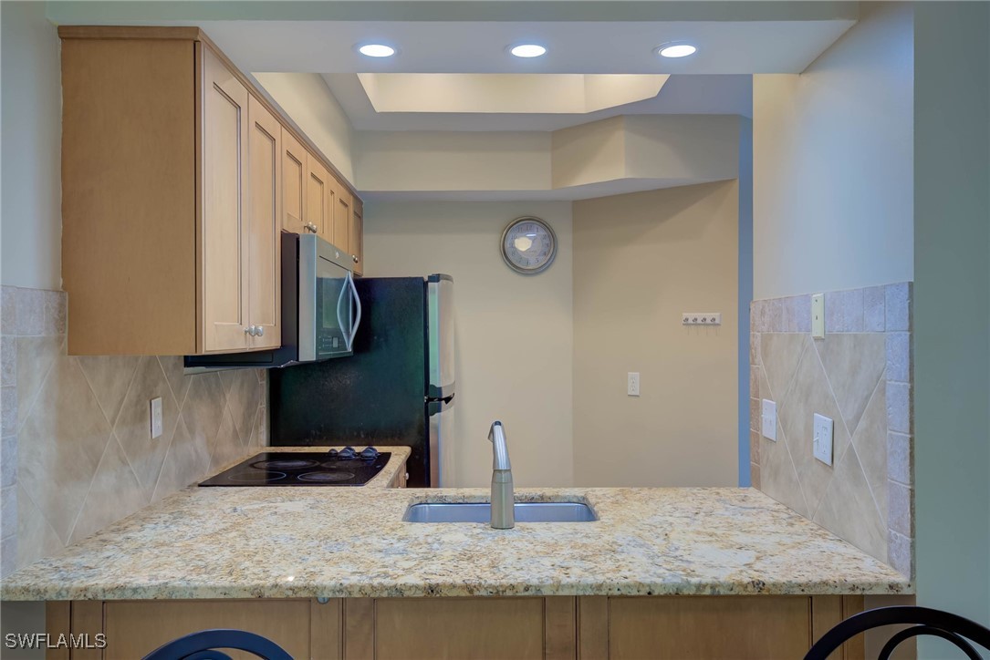 2 Bed Condominium for Sale in Naples, FL, $229,000 — photo 5