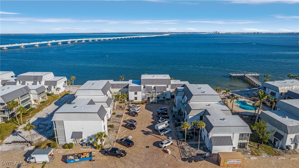 1 Bed Waterfront Home for Sale in Sanibel, photo 5
