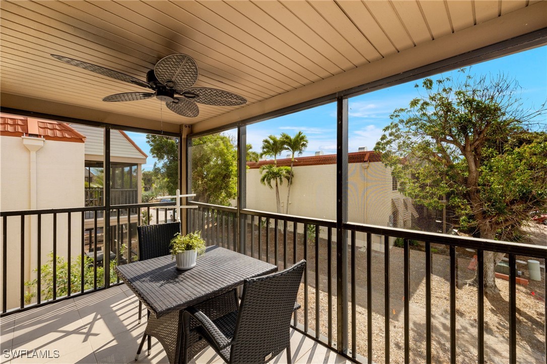 1 Bed Waterfront Home for Sale in Sanibel, photo 5