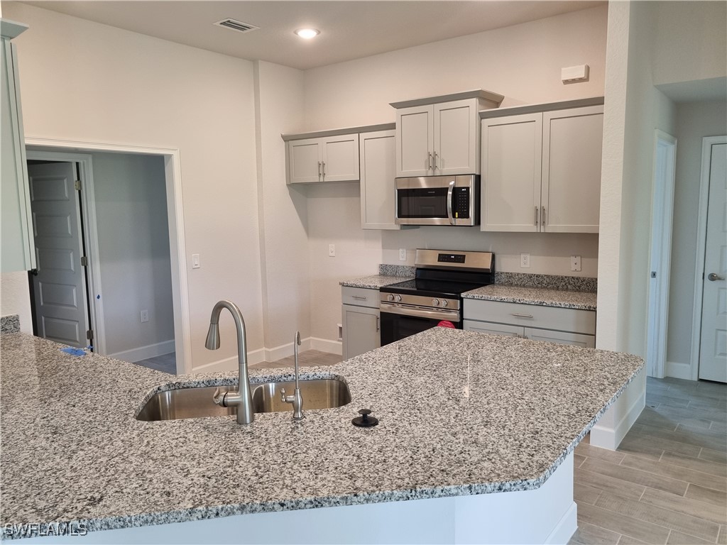 4 Bed SingleFamilyResidence for Sale in Cape Coral, FL — photo 5