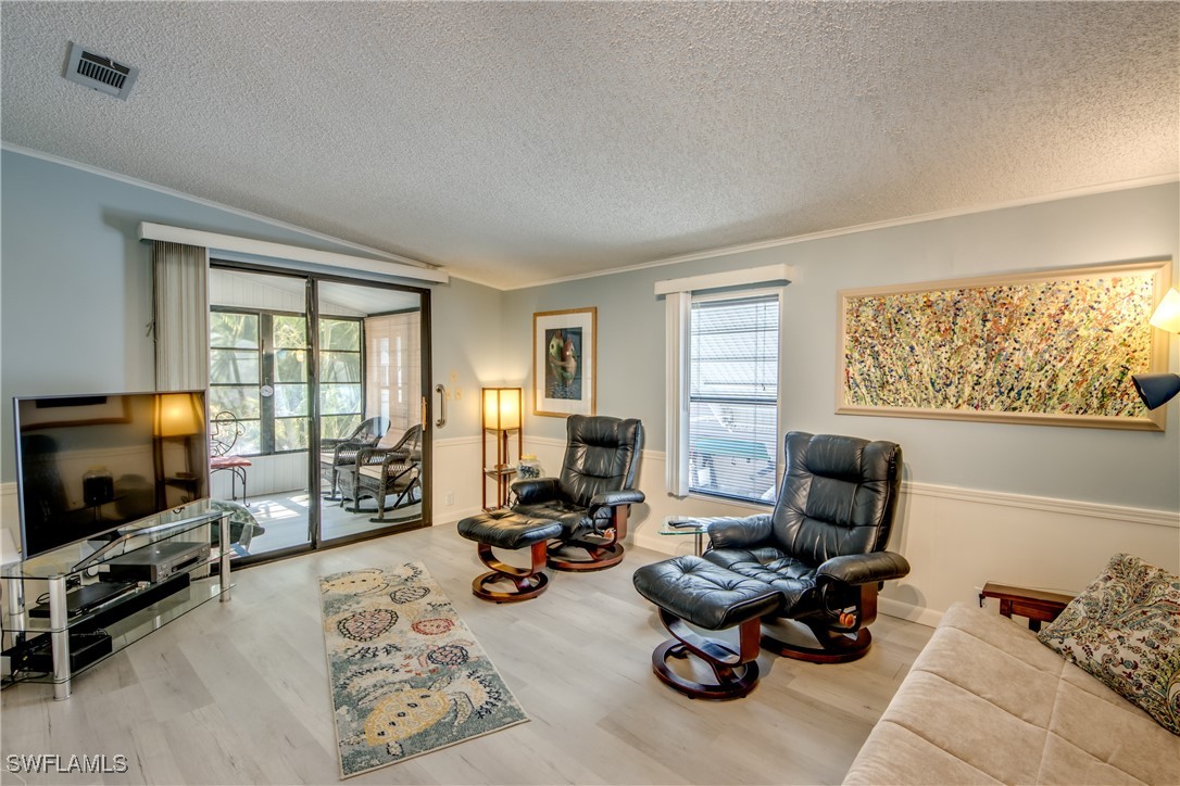 2 Bed Waterfront Home for Sale in Pine Island Cove, photo 5