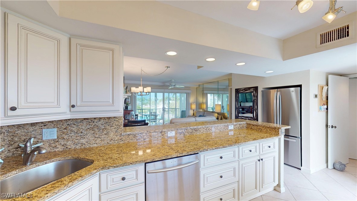 2 Bed Pool Home for Sale in Sands Of Marco, photo 5
