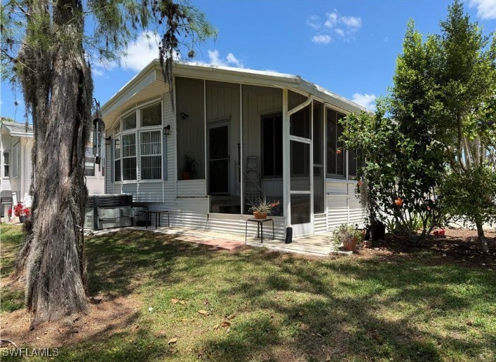 1 Bed ManufacturedHome for Sale in Naples, FL, $128,000 — photo 5