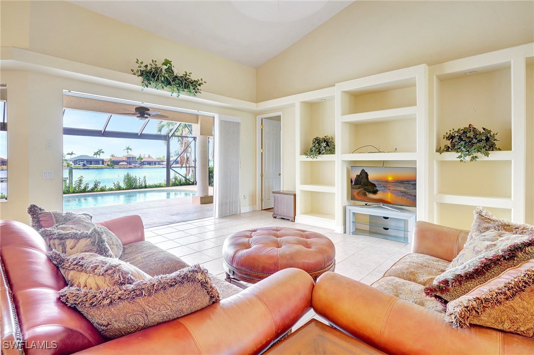 3 Bed Pool Home for Sale in Cape Coral, photo 5