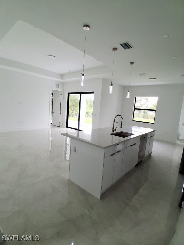 3 Bed SingleFamilyResidence for Sale in Lehigh Acres, photo 5