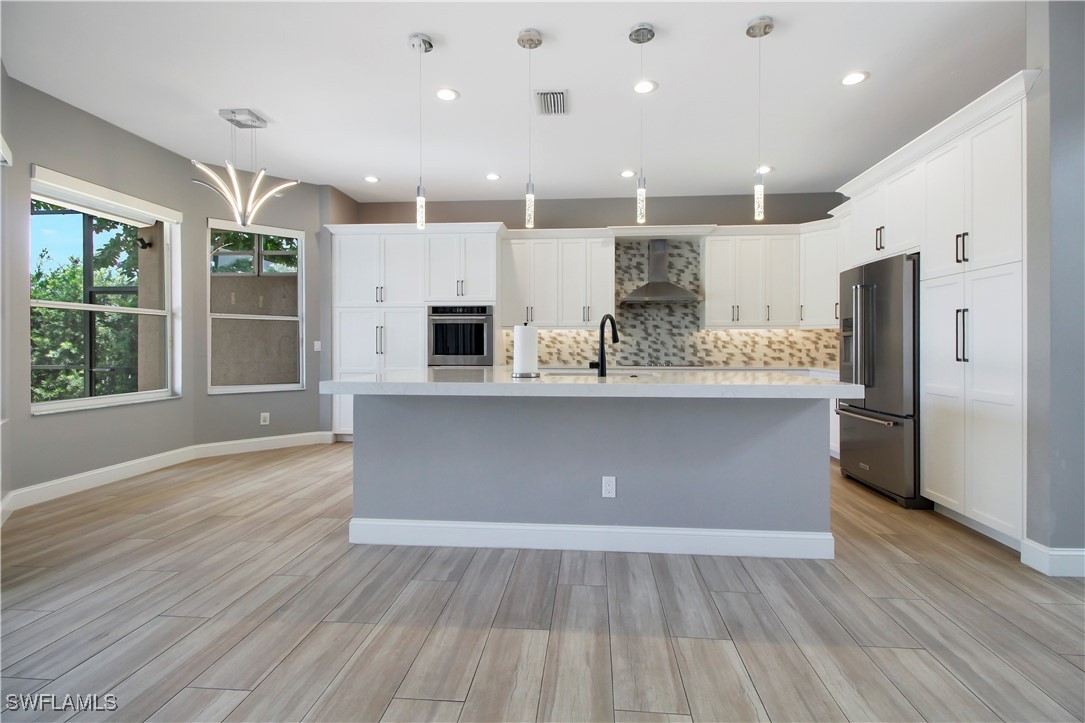 5 Bed Pool Home for Sale in Saturnia Lakes, photo 5