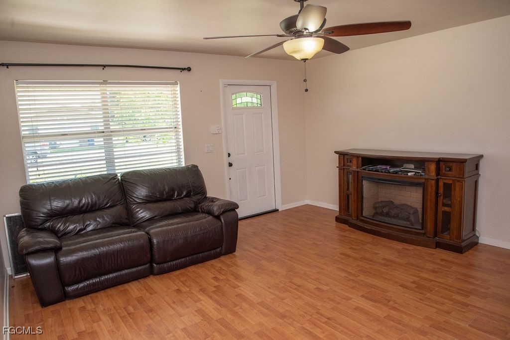 3 Bed SingleFamilyResidence for Sale in Fort Myers, photo 5