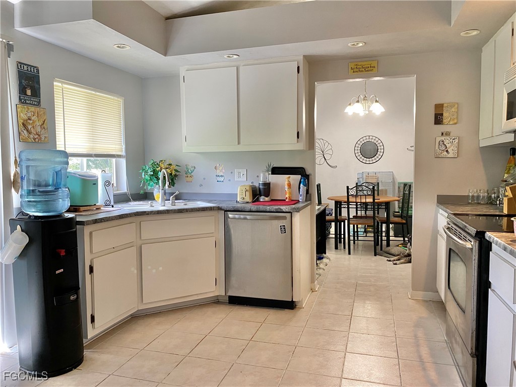 3 Bed SingleFamilyResidence for Sale in Lehigh Acres, FL — photo 5