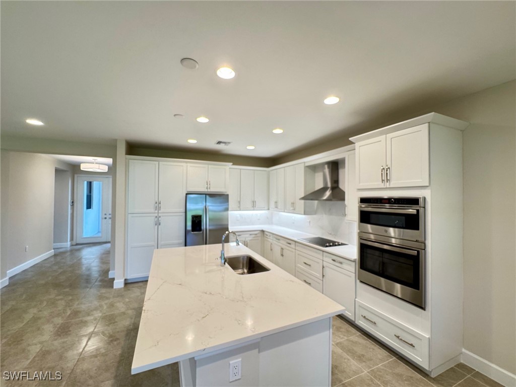 3 Bed SingleFamilyResidence for Sale in Valencia Harbor, FL — photo 5