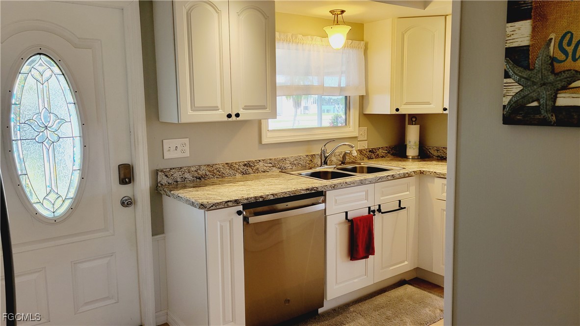 2 Bed ManufacturedHome for Sale in Fort Myers, photo 5