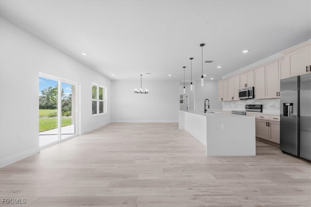 4 Bed SingleFamilyResidence for Sale in Sun N Lakes, photo 5