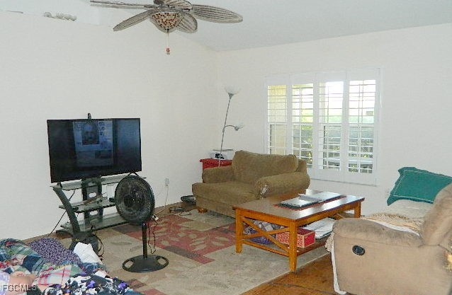 3 Bed SingleFamilyResidence for Sale in Cape Coral, photo 5
