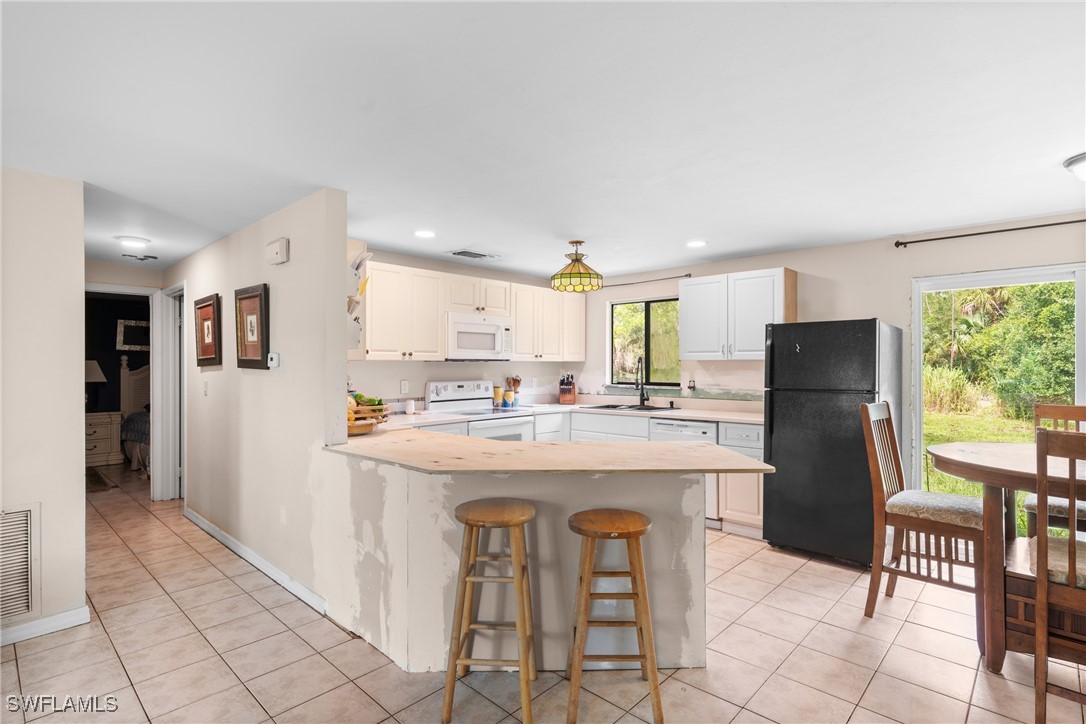 2 Bed SingleFamilyResidence for Sale in Naples, photo 5
