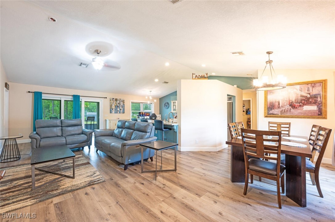 3 Bed SingleFamilyResidence for Sale in Naples, photo 5