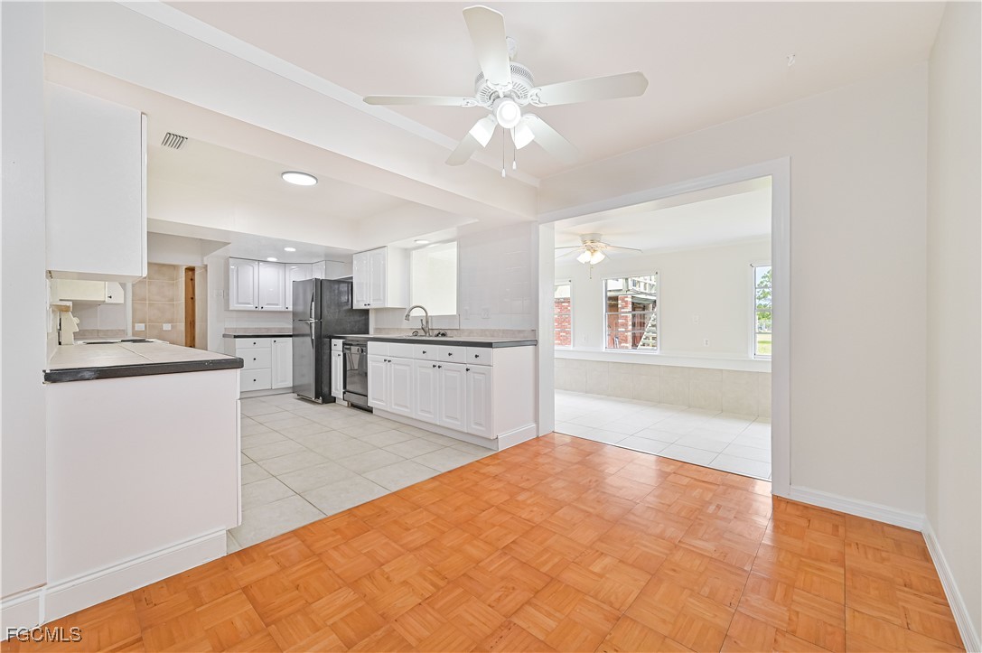 3 Bed SingleFamilyResidence for Sale in Lehigh Acres, photo 5