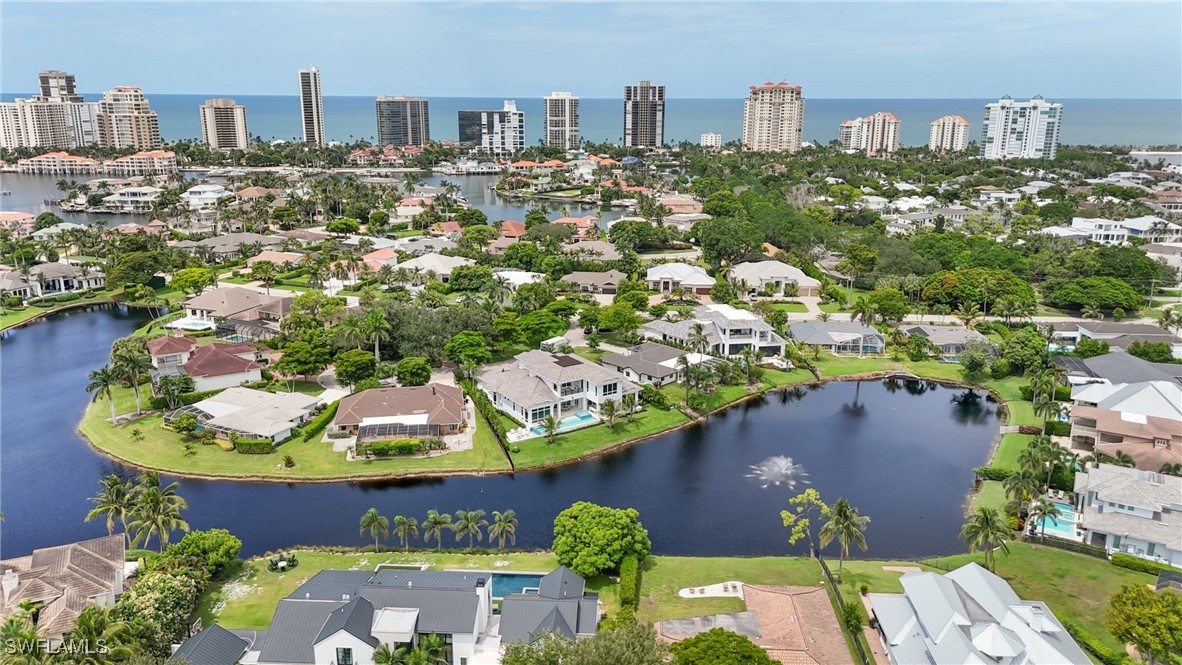 5 Bed Pool Home for Sale in Park Shore, photo 5