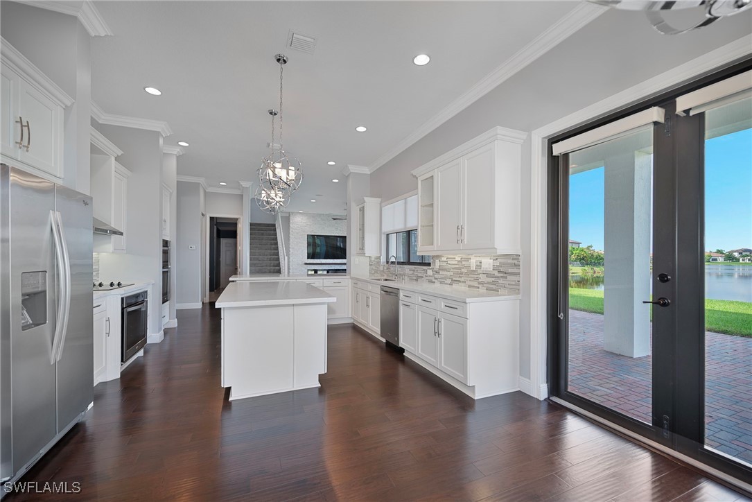 5 Bed SingleFamilyResidence for Sale in Maple Ridge, FL — photo 5