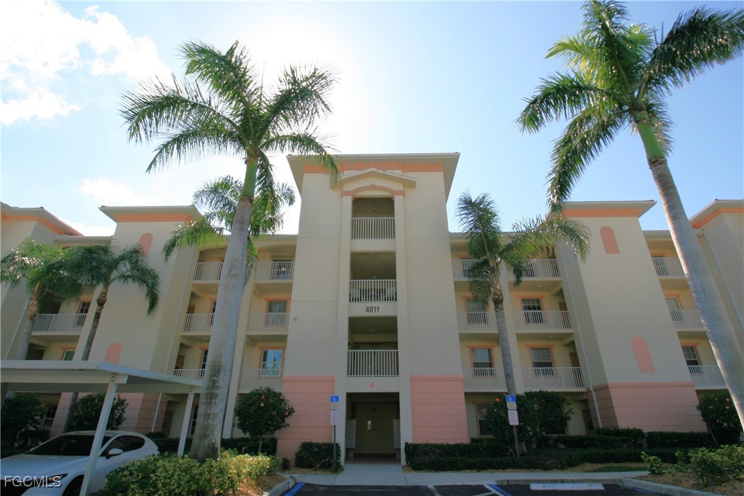 2 Bed Condominium for Sale in Fairway Villas, FL, $190,000 — photo 5