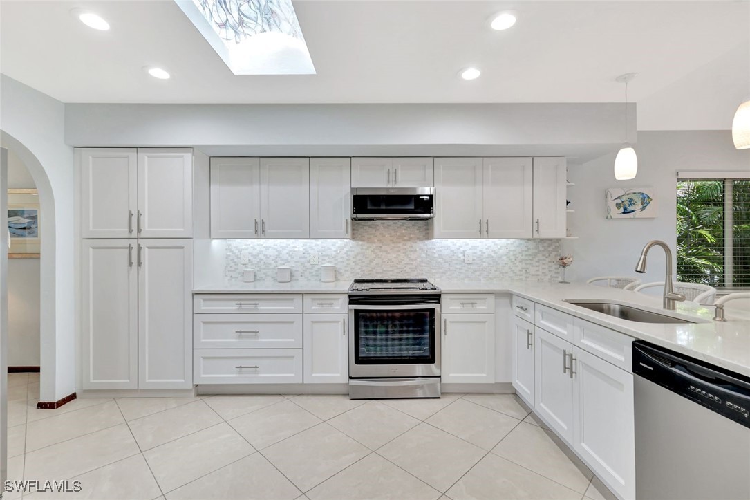 3 Bed SingleFamilyResidence for Sale in Naples, photo 5