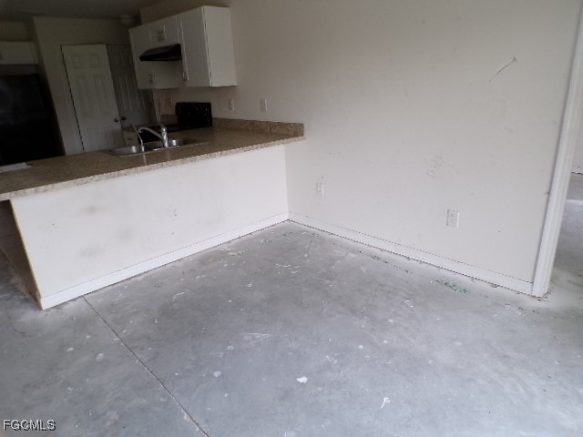 3 Bed SingleFamilyResidence for Sale in Cape Coral, FL — photo 5
