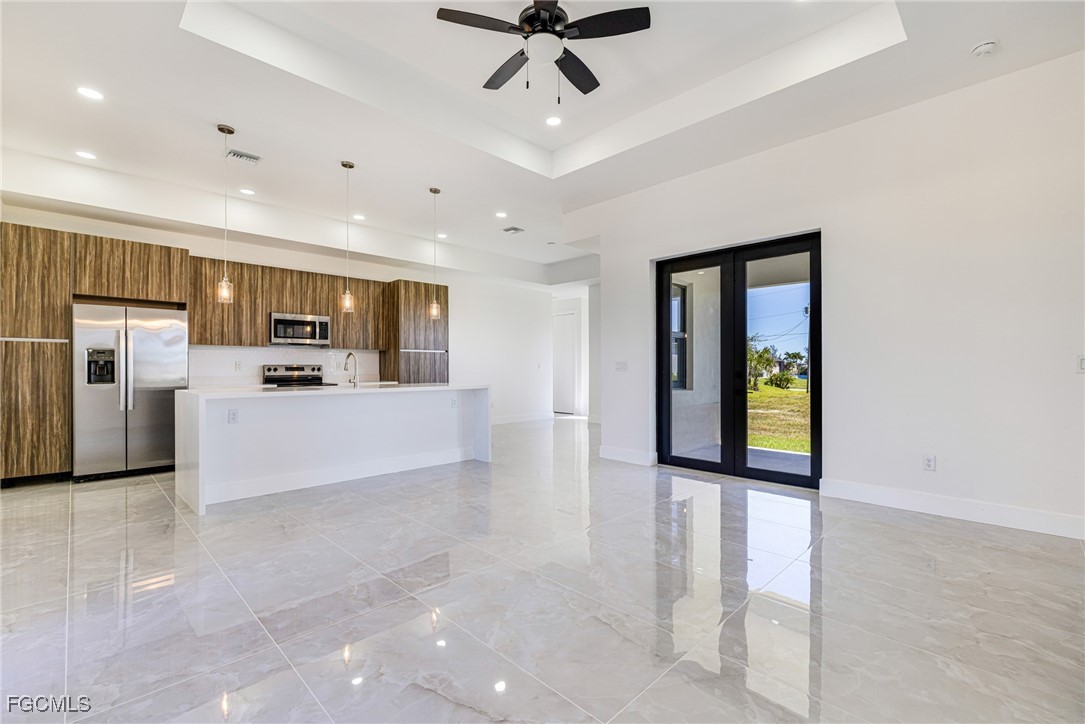 4 Bed SingleFamilyResidence for Sale in Cape Coral, photo 5