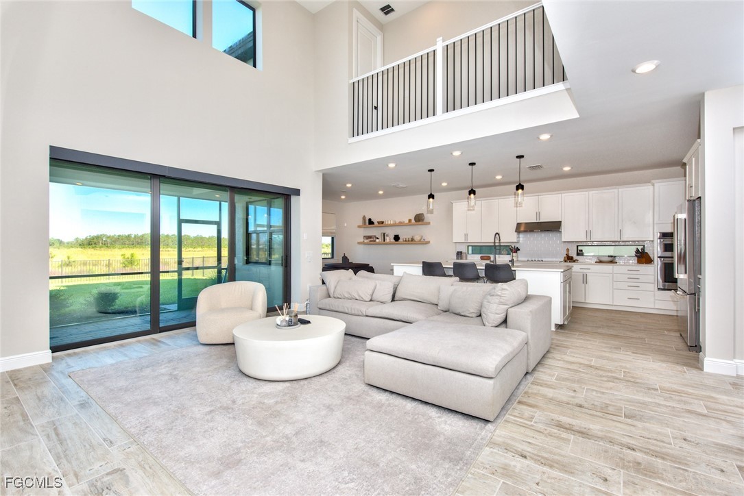 4 Bed SingleFamilyResidence for Sale in Estero, photo 5
