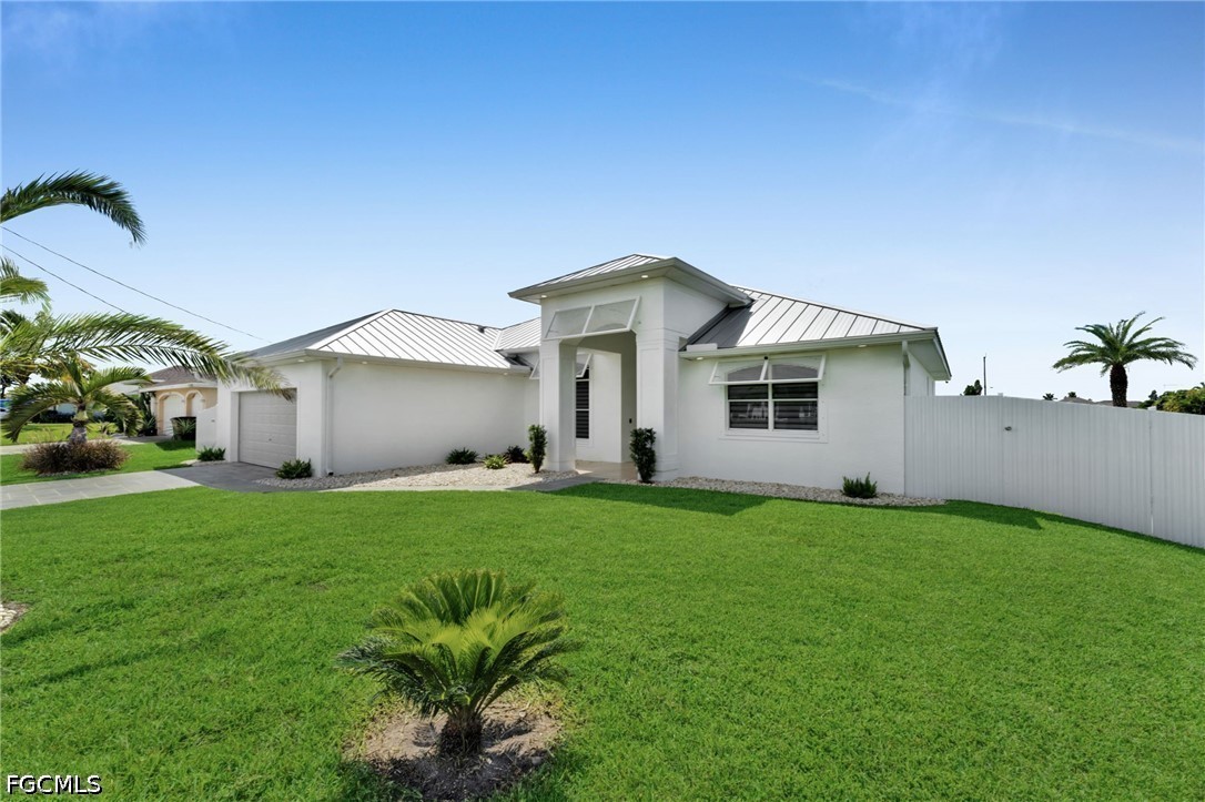 3 Bed SingleFamilyResidence for Sale in Cape Coral, photo 5