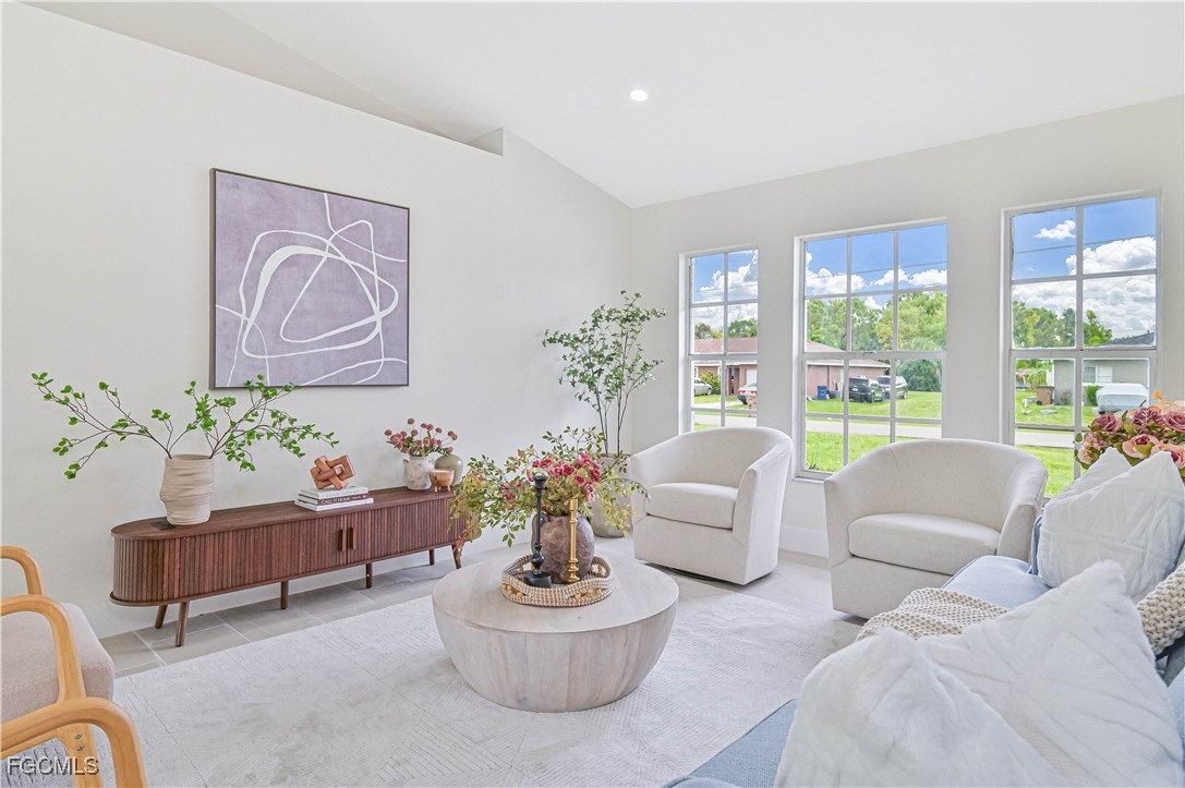 3 Bed SingleFamilyResidence for Sale in Lehigh Acres, photo 5