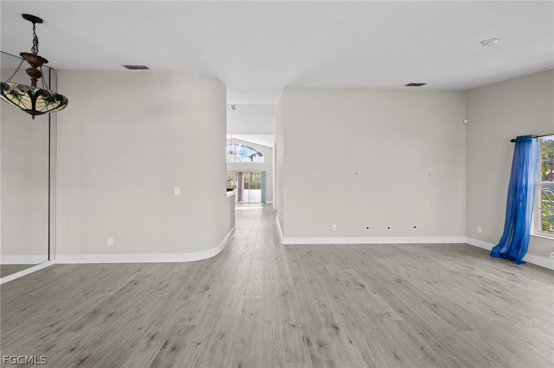 3 Bed SingleFamilyResidence for Sale in Eagle Pointe, photo 5