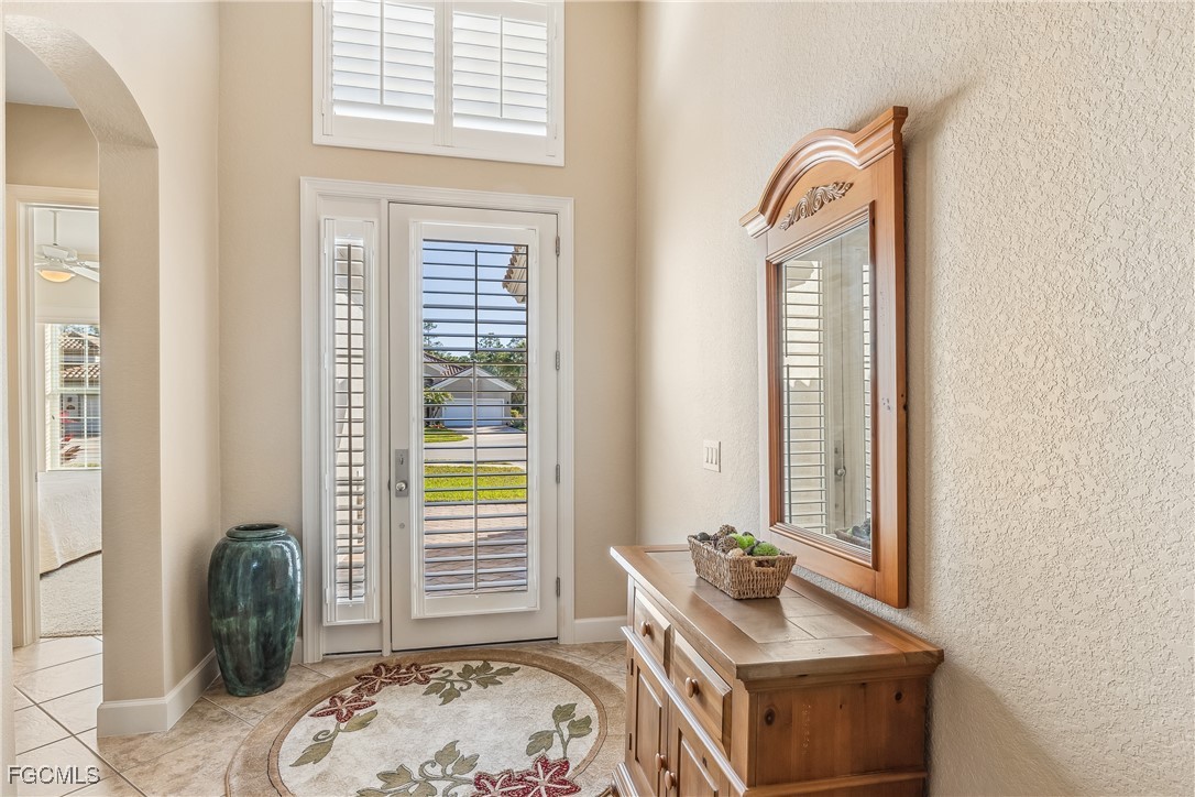 2 Bed SingleFamilyResidence for Sale in Somerset, FL — photo 5