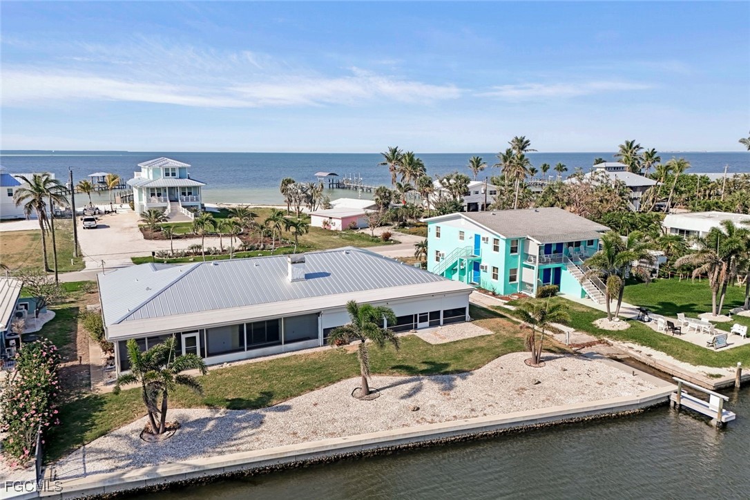 2 Bed Waterfront Home for Sale in Bokeelia, photo 5
