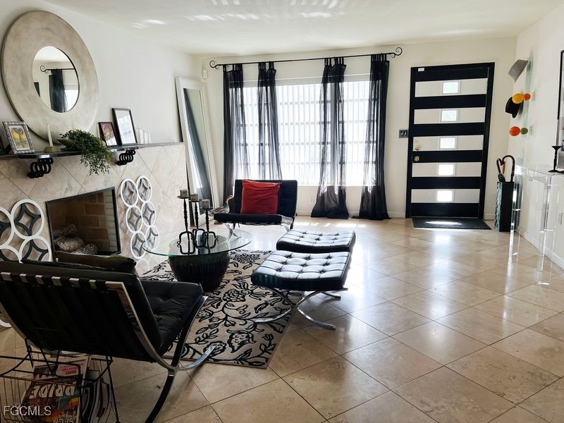 2 Bed SingleFamilyResidence for Sale in Cypress Terrace, photo 5