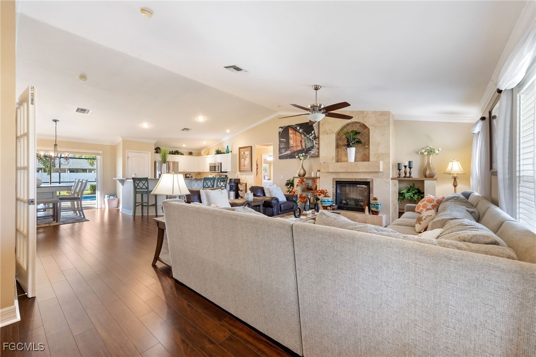 3 Bed Pool Home for Sale in Cape Coral, photo 5