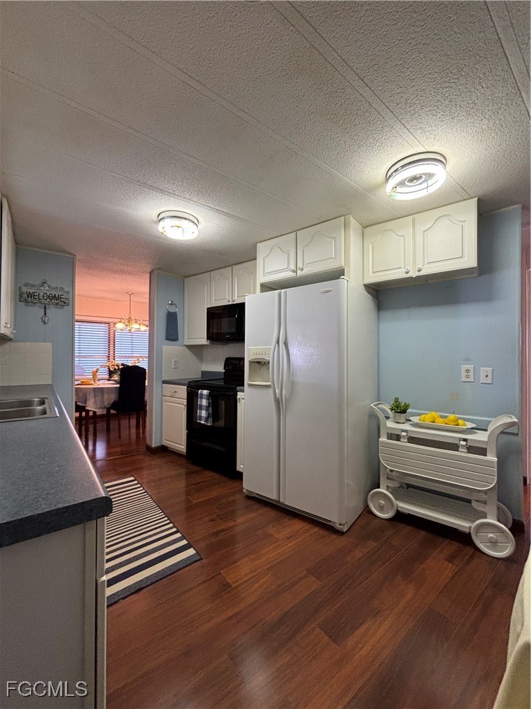 2 Bed ManufacturedHome for Sale in North Fort Myers, FL — photo 5