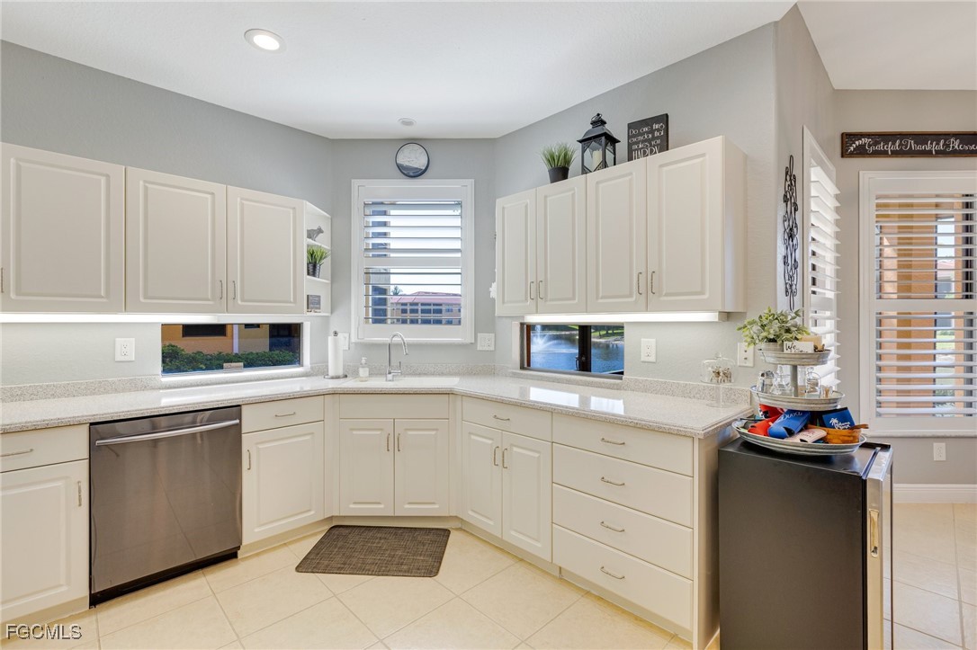 3 Bed Waterfront Home for Sale in Fort Myers, photo 5