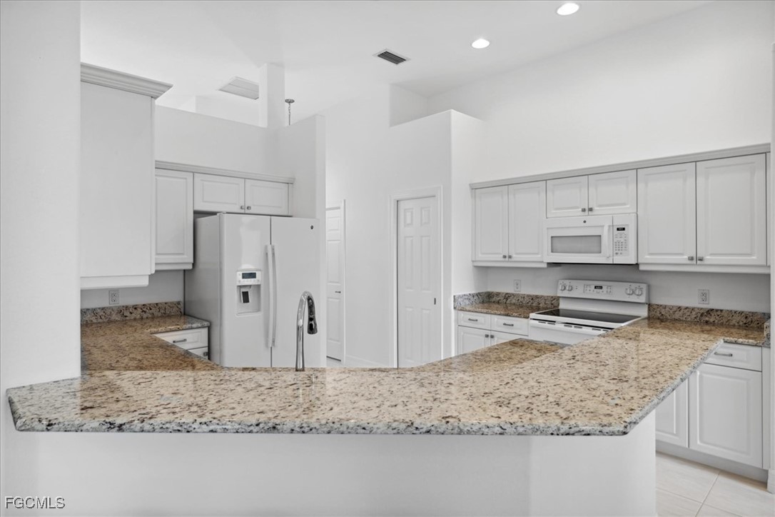 3 Bed SingleFamilyResidence for Sale in Port Charlotte, photo 5