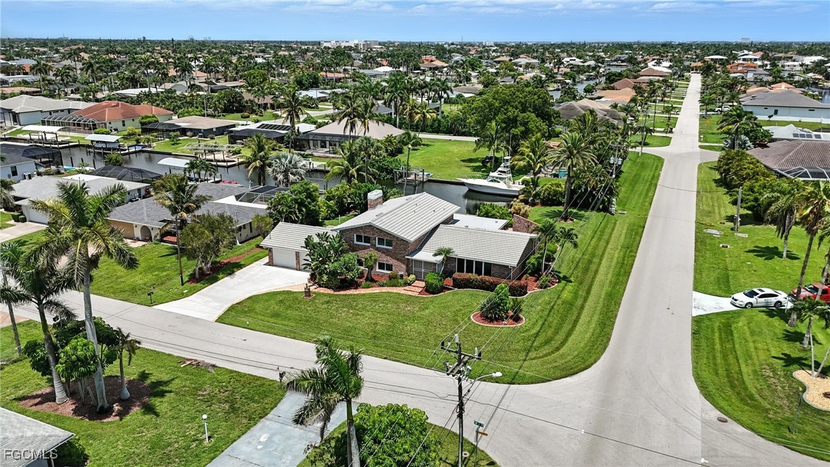 3 Bed Pool Home for Sale in Cape Coral, photo 5