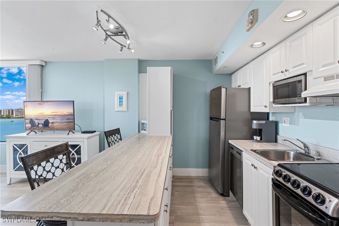 1 Bed Waterfront Home for Sale in Fort Myers Beach, FL — photo 5